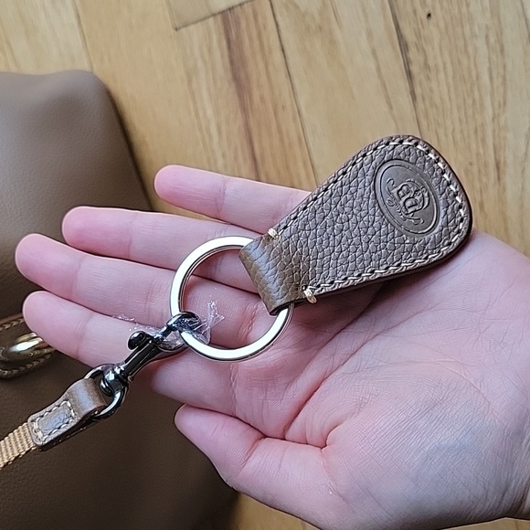 Dooney and Bourke Taupe Pebble Leather Lily Bucket Shoulder Bag NWOT - Picture 8 of 10